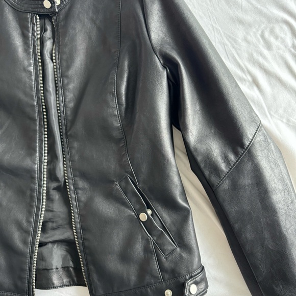 Jennyfer Black Faux Leather Jacket - Picture 4 of 7